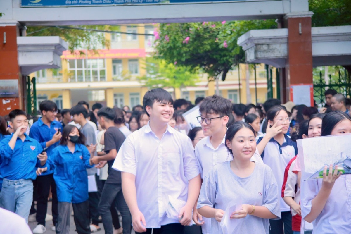 TỔNG KẾT KÌ THI TUYỂN SINH VÀO 10 NĂM 2025