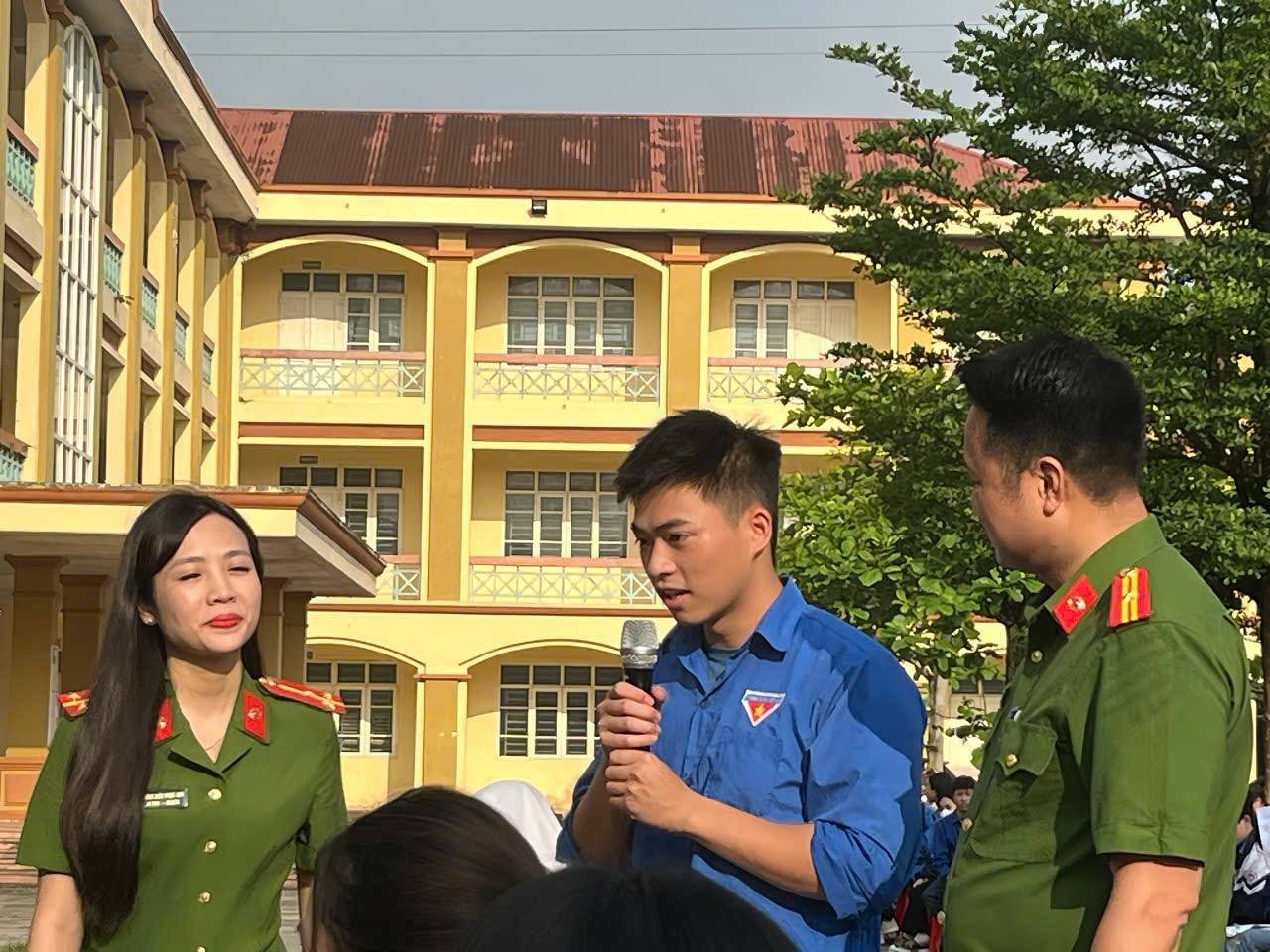 HIỂU ĐỂ KHÔNG VI PHẠM: LUẬT QUẢN LÝ, SỬ DỤNG VŨ KHÍ, VẬT LIỆU NỔ VÀ CÔNG CỤ HỖ TRỢ